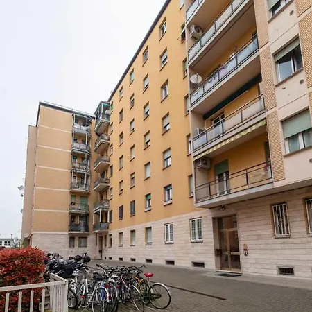 Apartment Casa Ermete Moderno Loft In Fiera Bologna